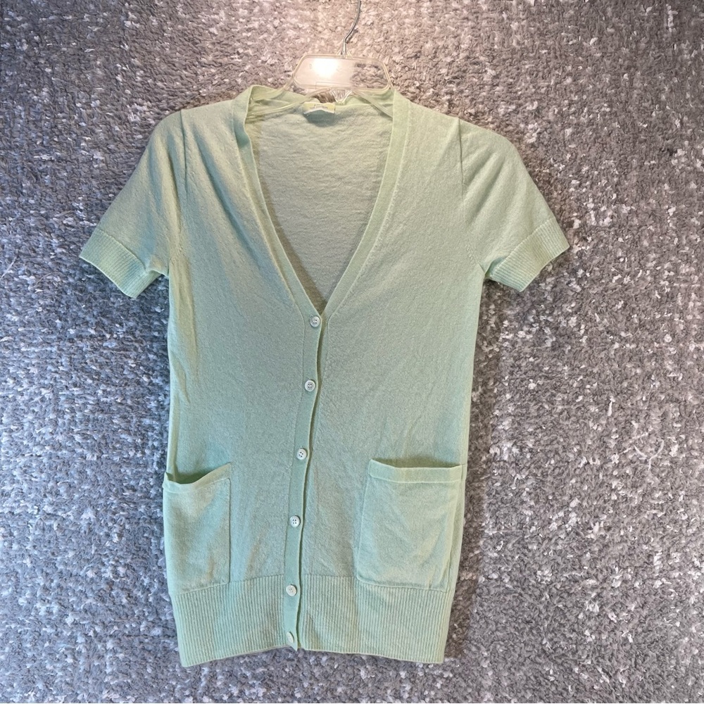 J crew Cashmere Women Short Sleeve Top button Up V neck Small Light Green.